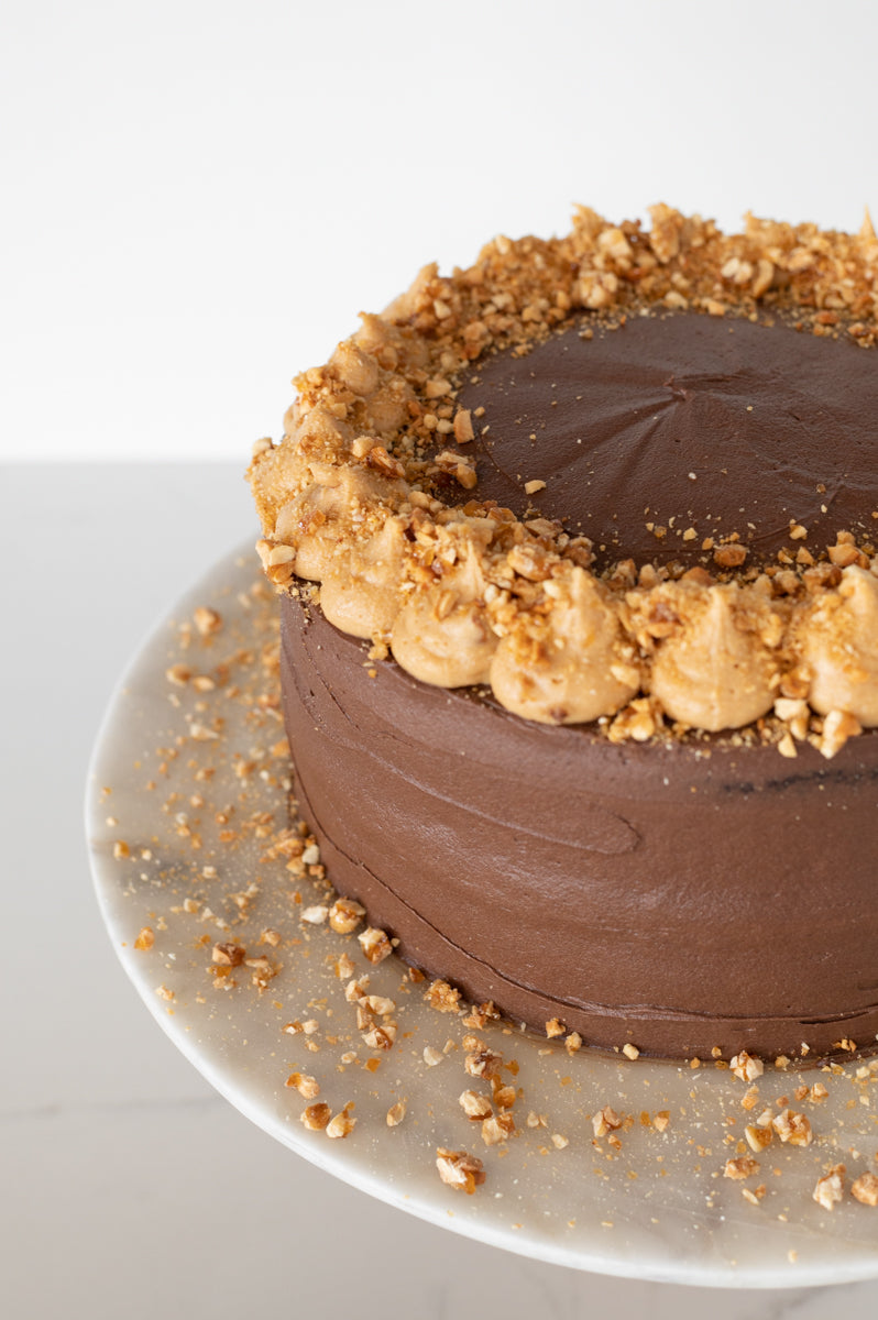 Chocolate and caramel drip cake | Chocolate drip cake birthday, Chocolate  drip cake, Birthday cake chocolate